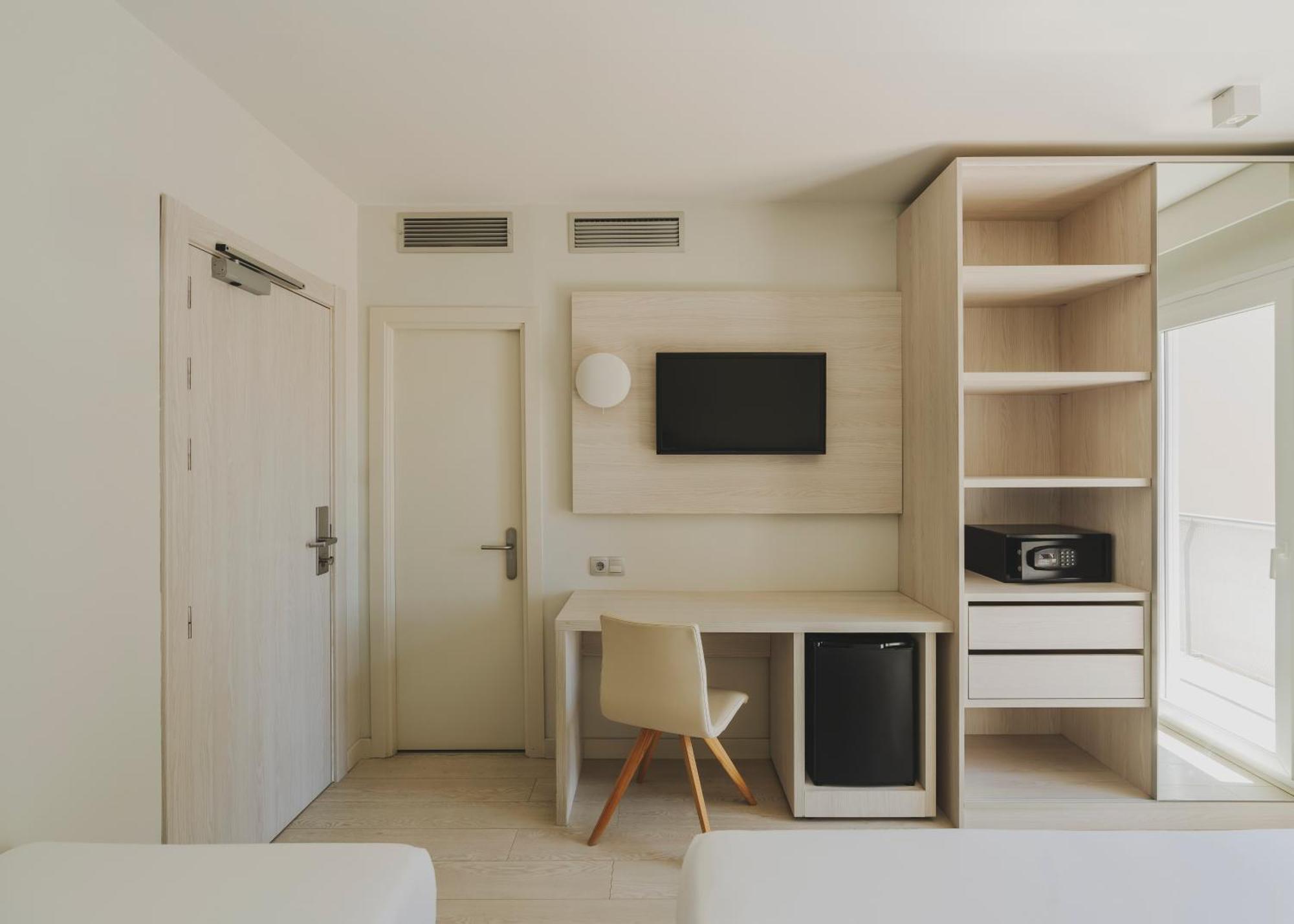 Hotel Mediterraneo ロザス エクステリア 写真