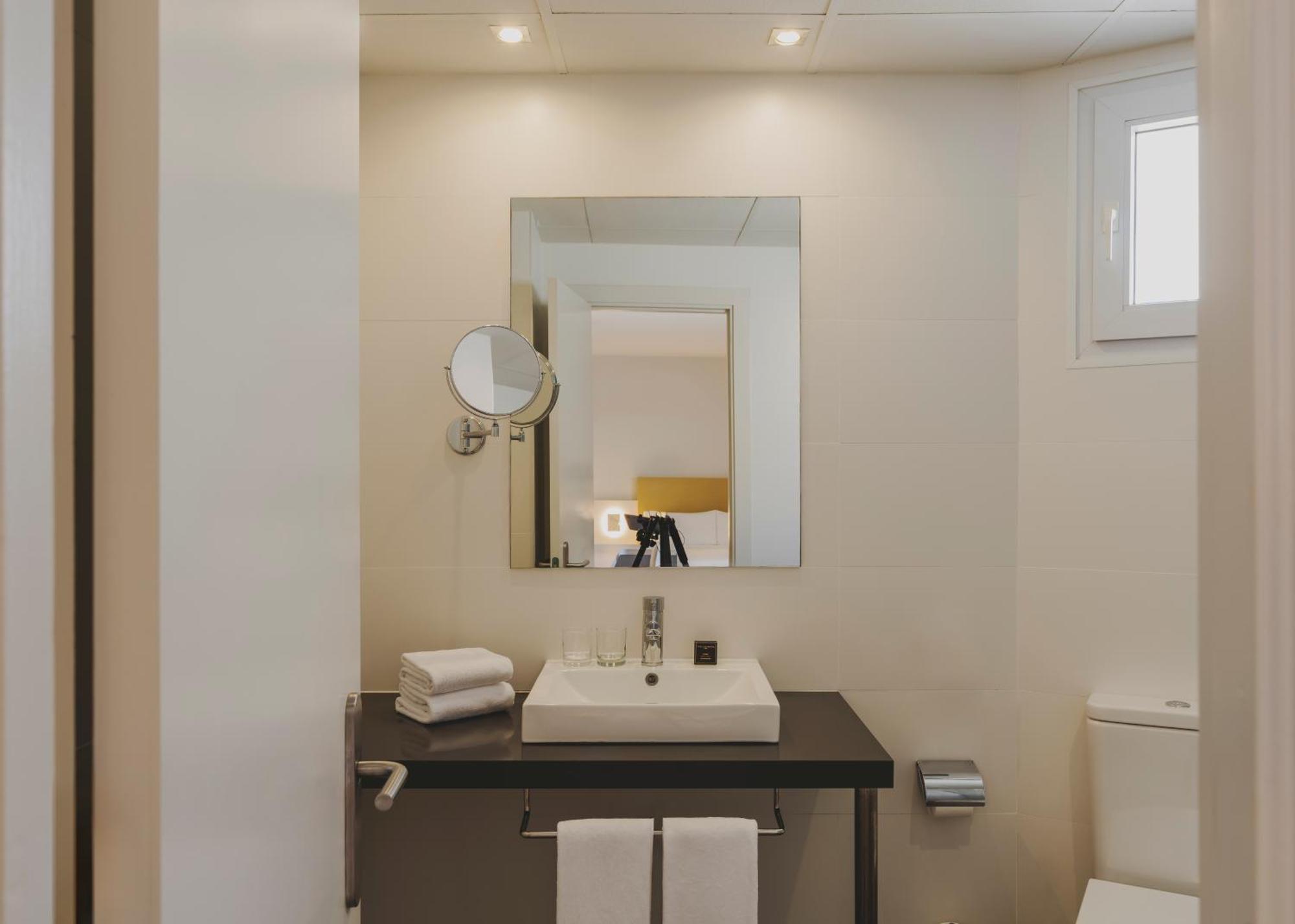Hotel Mediterraneo ロザス 部屋 写真