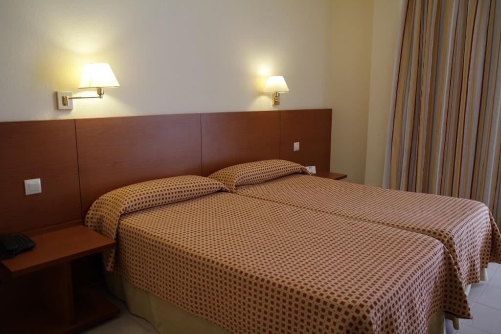 Hotel Mediterraneo ロザス エクステリア 写真